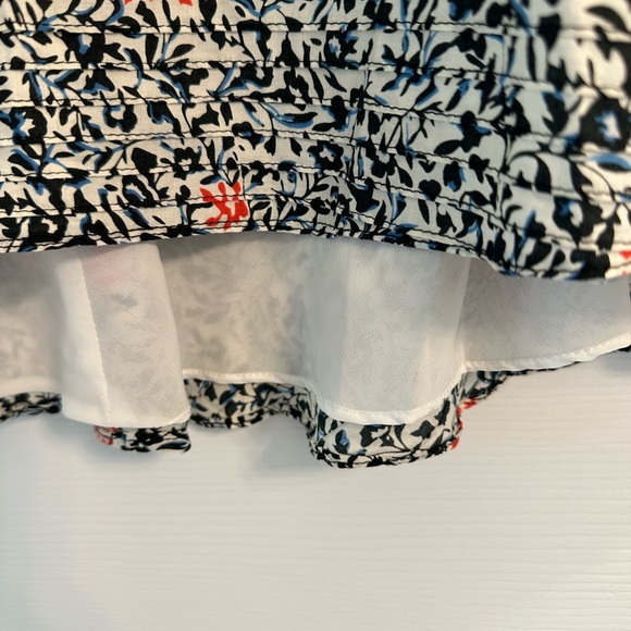 Balenciaga.silk cotton/silk top.  Beautiful, lined, and in excellent condition. - Picture 7 of 7